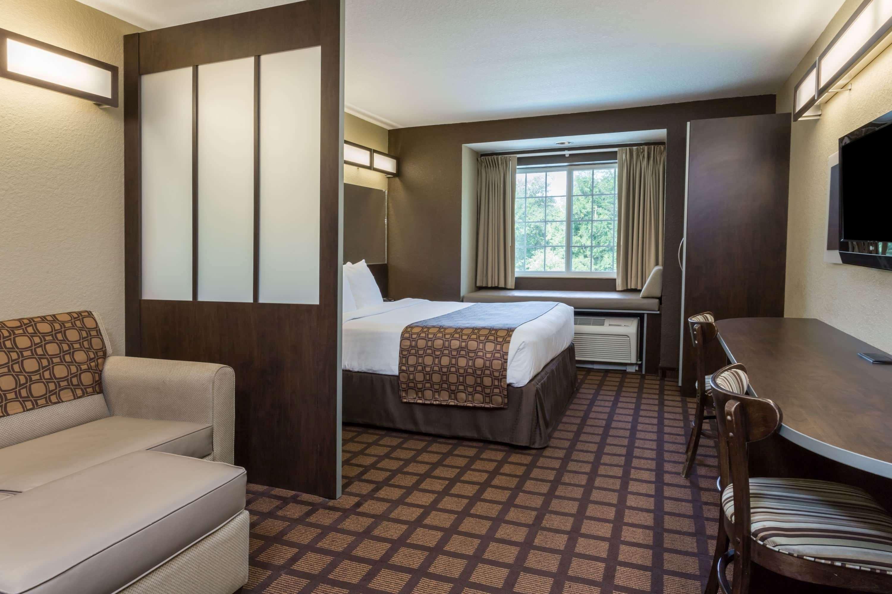 Microtel Inn & Suites By Wyndham Jacksonville Airport Exterior photo