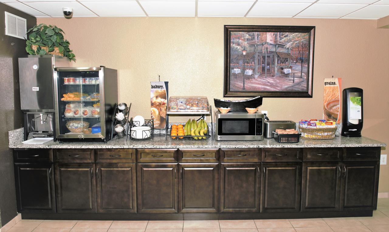 Microtel Inn & Suites By Wyndham Jacksonville Airport Exterior photo